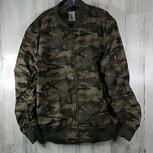 DIVIDED H & M CAMO BOMBER JACKET, CAMO, Med